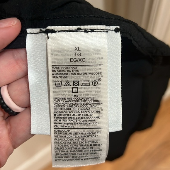 Gap women’s black cap sleeved blouse size XL - Picture 4 of 6